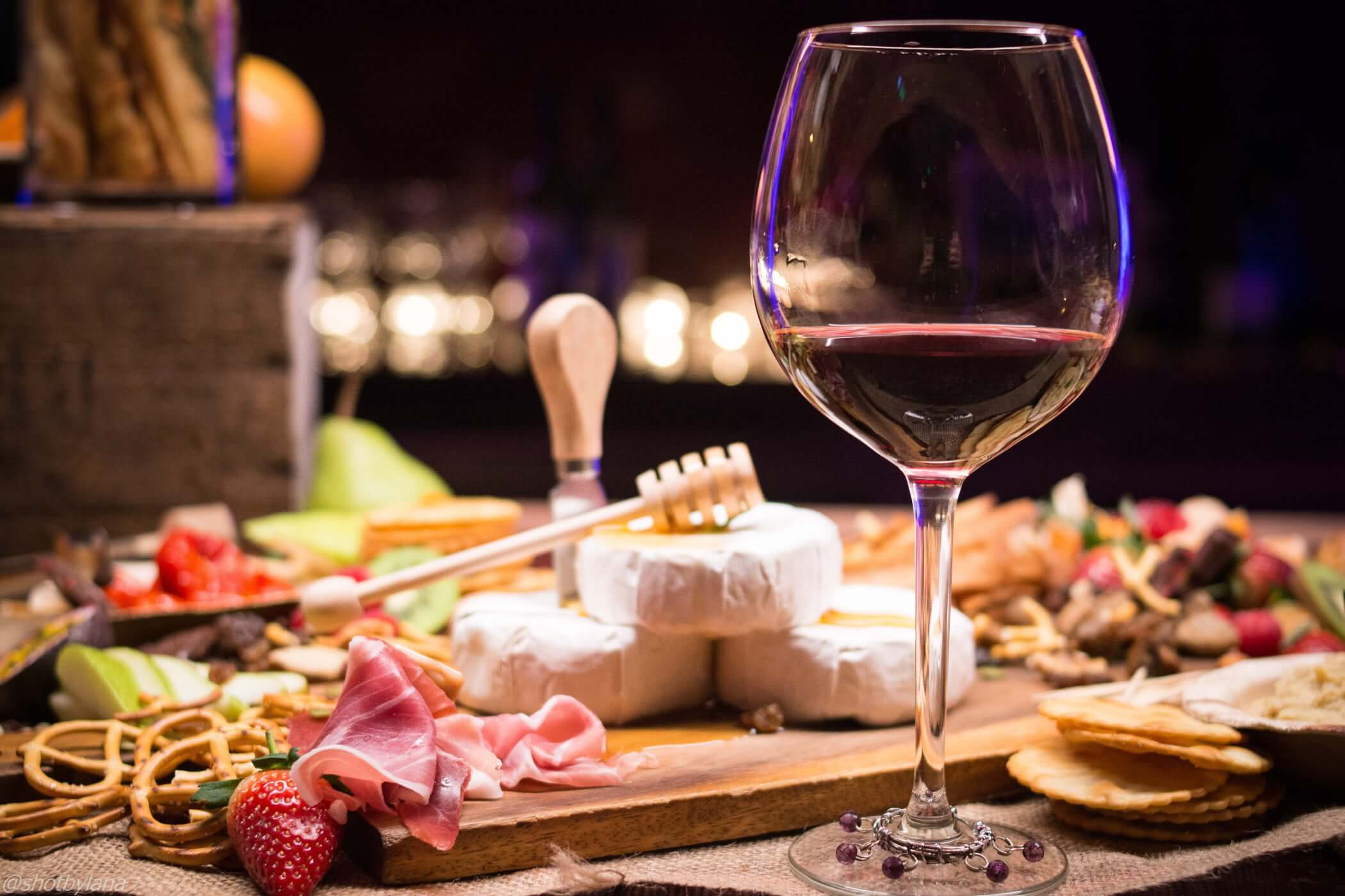 2 Killing Tips to Learn To Pair Wine And Cheese to Make Your Friends Love You More